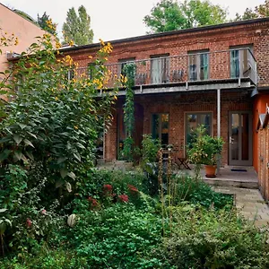 beautiful-backyard-remise.find-berlin-hotels.com/
